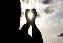 网上买股票开户:散户卖出的股票谁买了-数百名经济学家声援库克 反对特朗普削弱美联储独立性